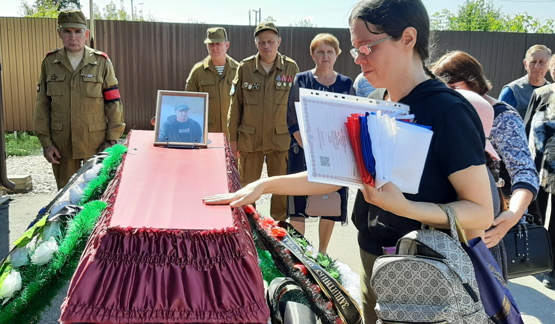 Пошел служить вслед за друзьями. Воина Алексея Шалагина проводили в Артемовском